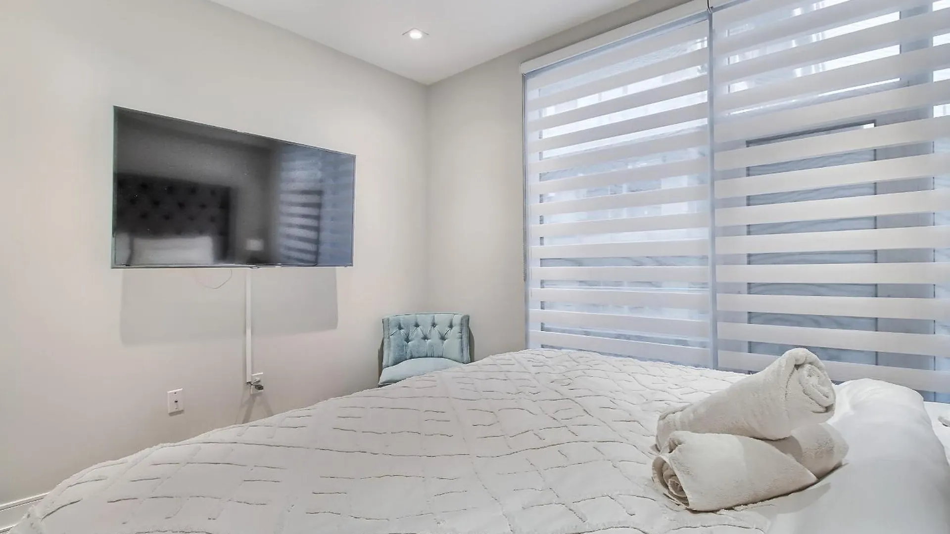 Luxury Townhouse In Downtown Toronto - Th1 Villa