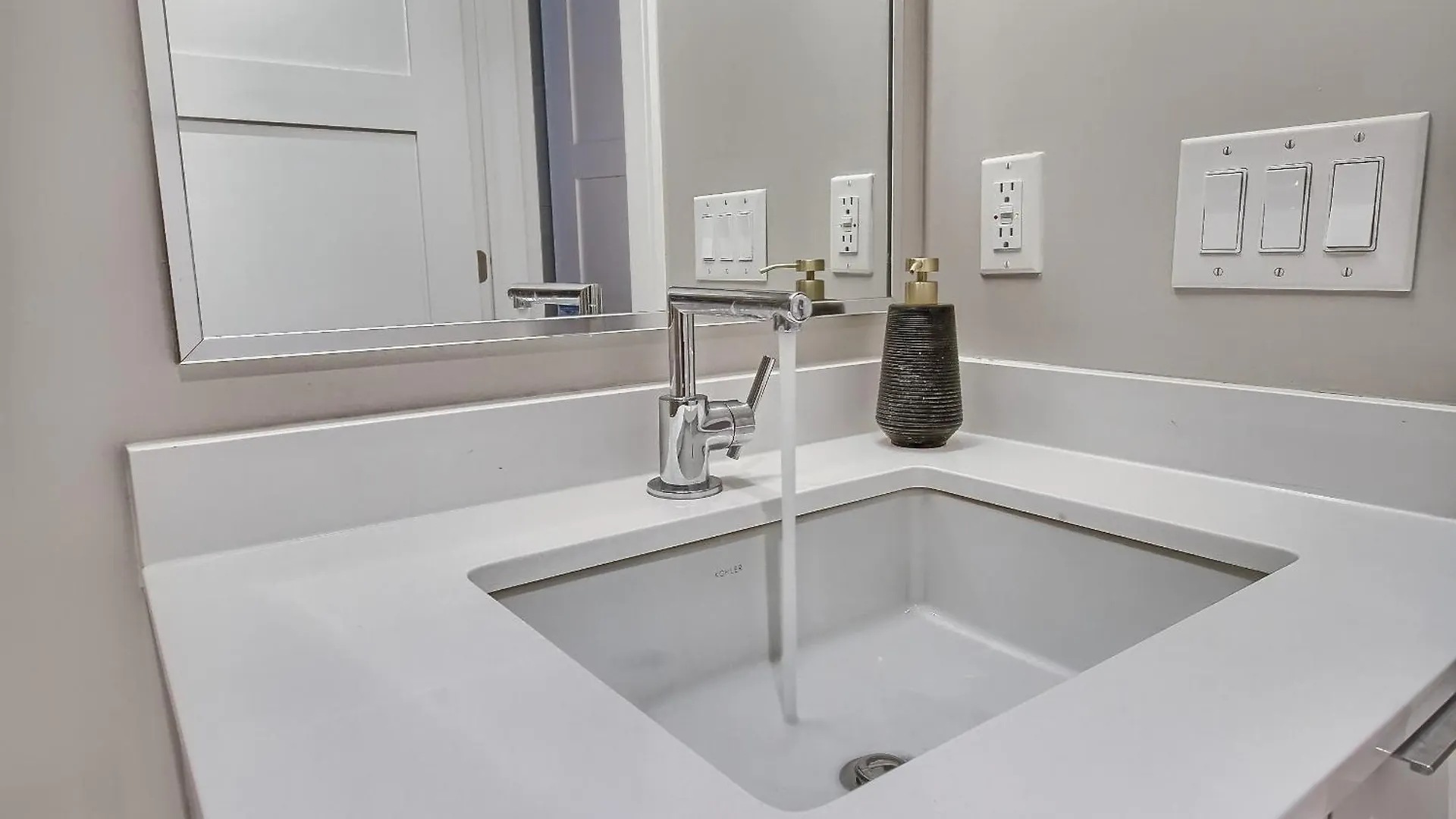 Luxury Townhouse In Downtown Toronto - Th1 Villa Holiday home
